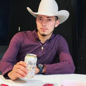 Meet your Posher, Carlitos